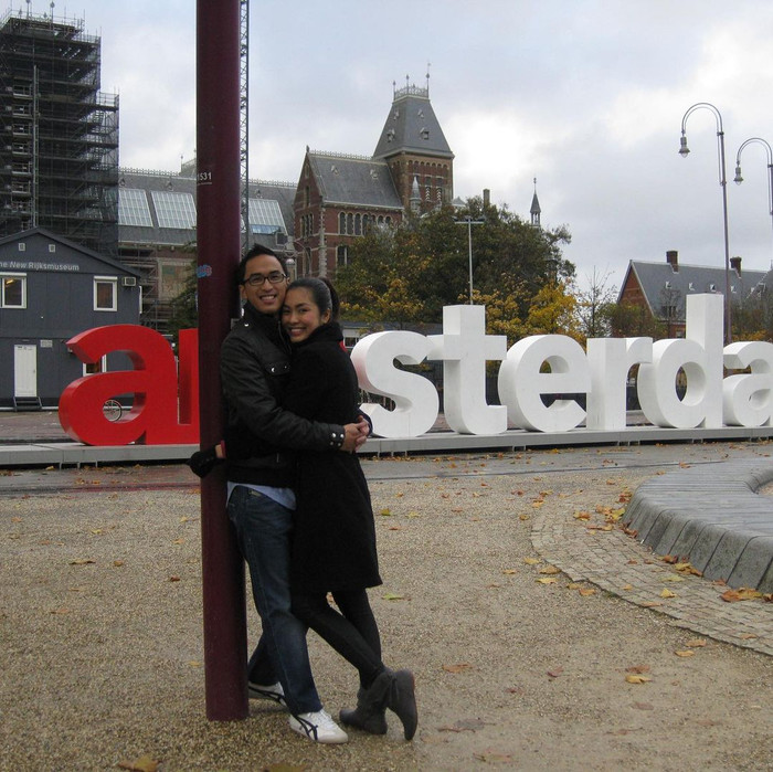 Đây là lần hiếm hoi nàng ngọc nữ đăng tải ảnh chụp ngày xưa của cô cùng chồng thời điểm cả hai chưa kết hôn.