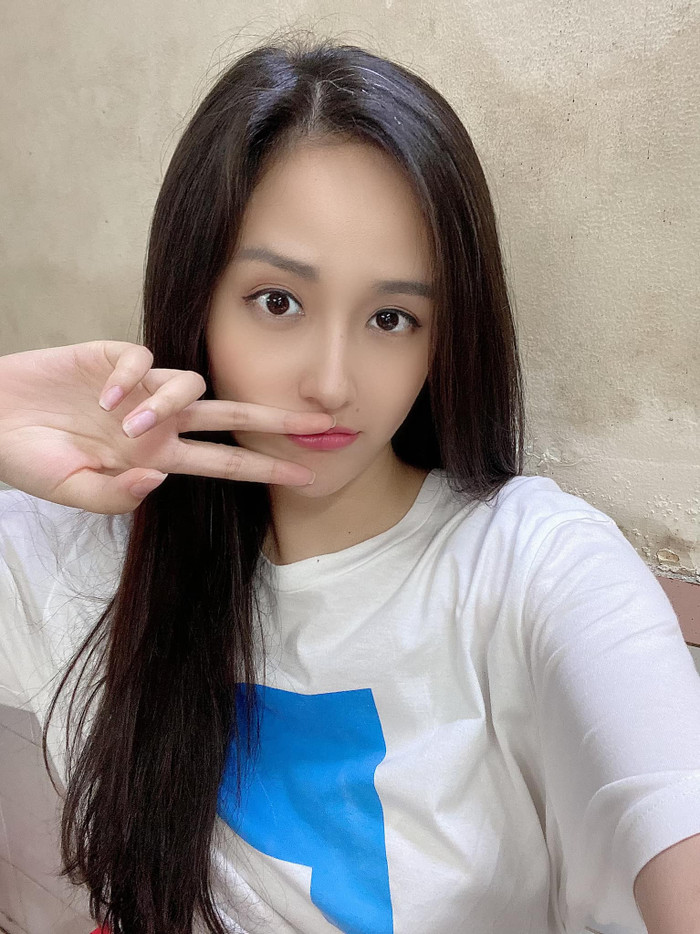 Mọ8 chuyện sẽ không có gì đáng nói nếu Mai Phương Thúy chỉ chọn mặc các thiết kế đơn giản này.