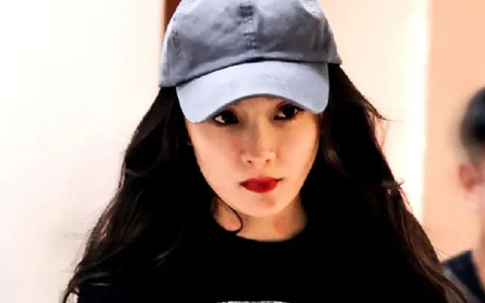 Fan nổi đóa với nhân viên của Dương Mịch chỉ vì thần tượng bị... muỗi đốt Ảnh 2