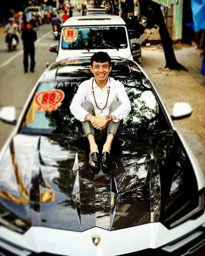 Đại gia Minh Nhựa nổi tiếng với bộ sưu tập siêu xe.