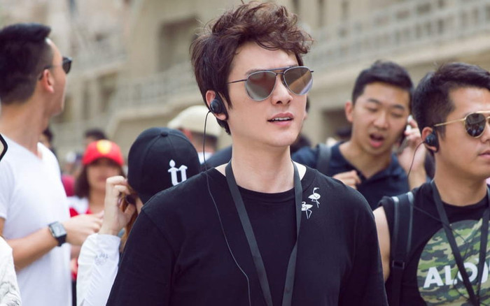 Phùng Thiệu Phong lộ vẻ gầy gò, cằm nhọn hoắt, rơi lệ cô đơn sau hơn 1 tháng ly hôn Ảnh 2