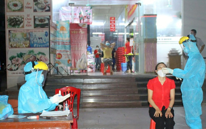 Người phụ nữ dương tính với COVID-19 từng đi cùng chuyến bay và nói chuyện với ca F0 ở Hoà Bình Ảnh 2