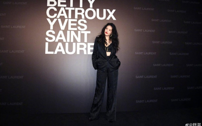 Thư Kỳ với trang phục đầy phóng khoáng, thần thái đỉnh cao tại sự kiện thời trang Ảnh 2