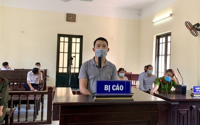 Thách thức 'mày không biết bố mày là ai à?' rồi đấm công an, thanh niên nhận án 2 năm tù Ảnh 2