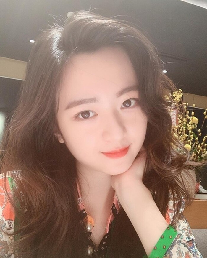 Là ái nữ nữnổi tiếng xinh đẹp và tài giỏi của Hoa hậu Đền Hùng Giáng My thế nhưng không như nhiều người khác cuộc sống đời tư của Anh Sa khá kín tiếng.