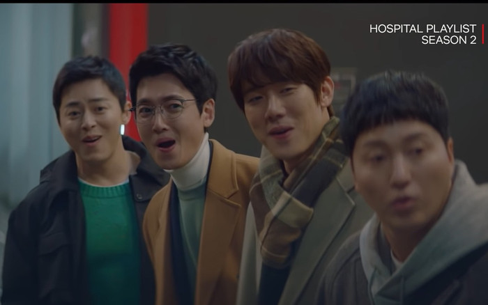 'Hospital Playlist 2' tập 1: Năm vị giáo sư tiếp tục mang đến những pha tấu hài mang tầm biển cả Ảnh 2