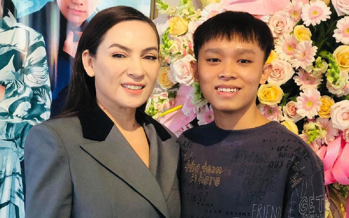 Một stylist có tiếng trong showbiz bênh vực Phi Nhung, bức xúc vì dân mạng 'tọc mạch' quá nhiều Ảnh 2