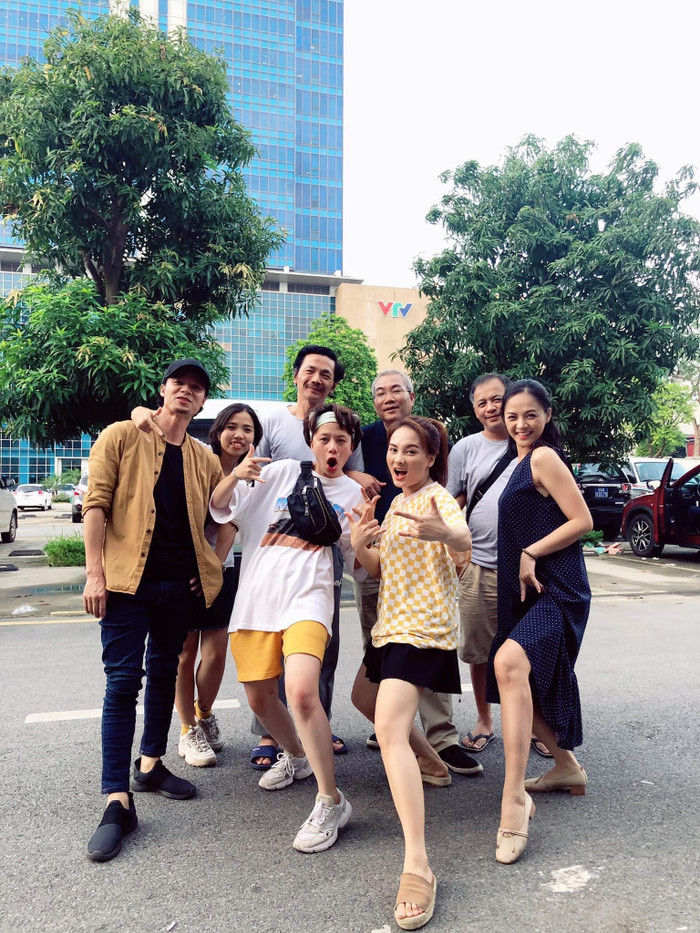 Kỉ niệm 2 năm ngày đóng máy phim 'Về nhà đi con' dàn diễn viên bồi hồi nhớ về cố NSND Hoàng Dũng Ảnh 6