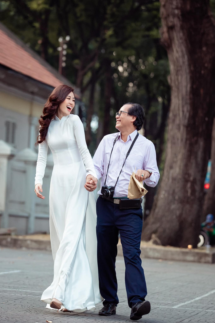 Hoa hậu Khánh Vân mừng ngày Father's Day: 'Cảm ơn cha đã luôn bên cạnh, yêu thương con, con nhớ cả nhà' Ảnh 5