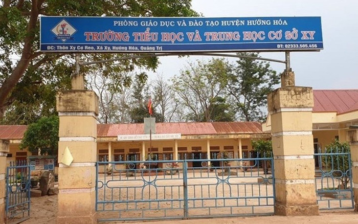 Hiệu trưởng bị 'tố' bớt xén tiền thưởng, 'ém' tiền hỗ trợ học sinh nghèo Ảnh 2