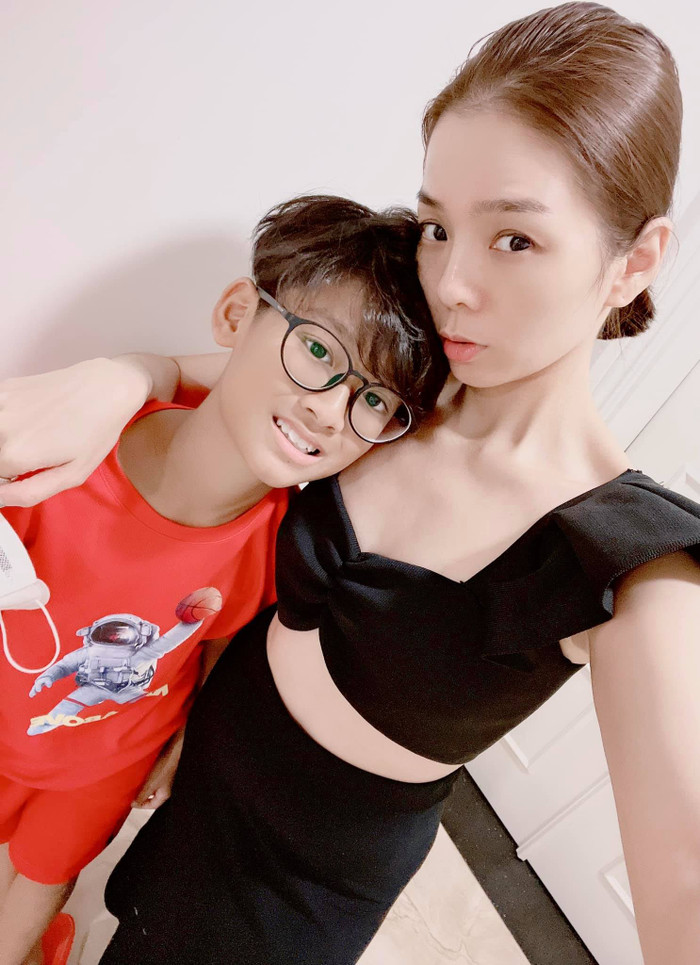 'Nữ hoàng phòng trà' cho biết cô sẽ ủng hộ nếu như con trai sau này cũng lựa chọn yêu người lớn tuổi hơn, miễn người đó phù hợp và mang lại hạnh phúc cho con.