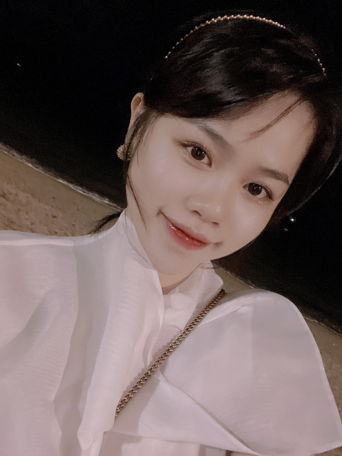 Huỳnh Anh chắc hẳn phải ghi tên vào danh sách 'dậy thì thành công', nhìn ảnh năm 13 tuổi mà ngỡ ngàng! Ảnh 4