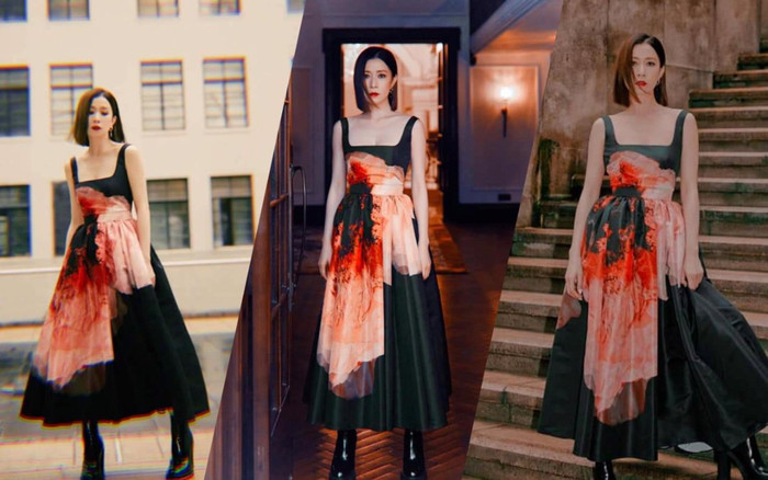 Xa Thi Mạn nhan sắc lão hóa ngược trong bộ váy nổi bật với họa tiết bắt mắt Ảnh 2