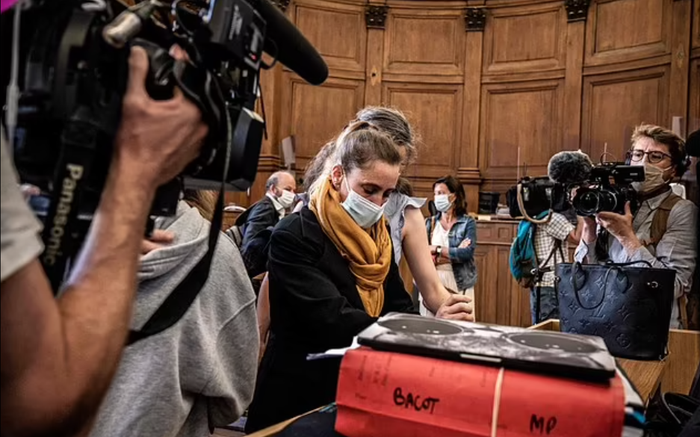Valerie Bacot trước tòa.