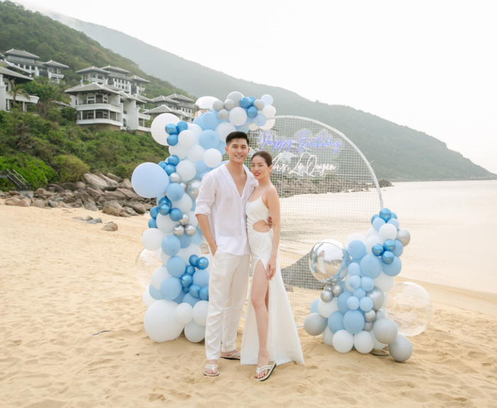 Nhiều người không khỏi thấy mừng cho Lệ Quyên khi cô không chỉ chinh phục được trái tim Lâm Bảo Châu mà còn được gia đình của anh yêu mến.