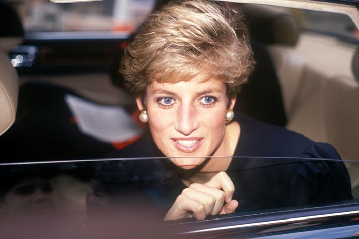 Công nương Diana.