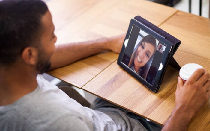 Đang gọi video với bạn gái cũ, người đàn ông làm một chuyện gây sốc khiến cô gái lập tức gọi cảnh sát Ảnh 2