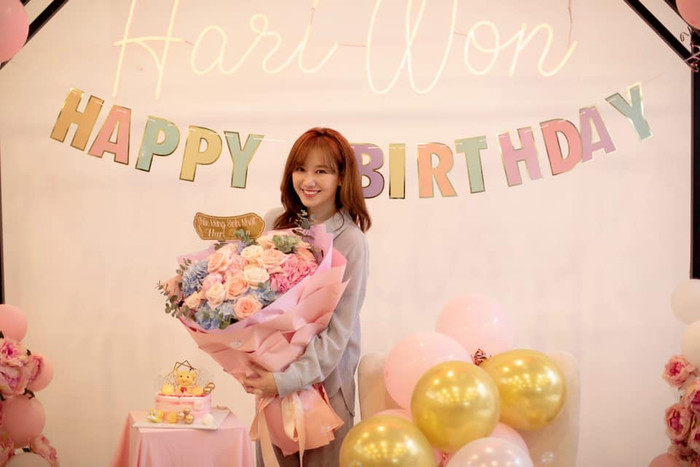 Nữ ca sĩ cũng được đông đảo khán giả yêu mến và ủng hộ.