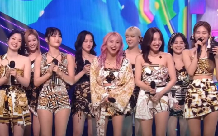 Sân khấu encore của Twice tại SBS Inkigayo trở thành chủ đề gây tranh cãi vì lý do quen thuộc Ảnh 2