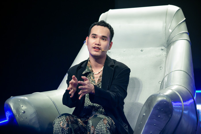 Khắc Hưng được dân mạng đặt cho cái tên hài hước là 'vựa muối' mới của The Heroes