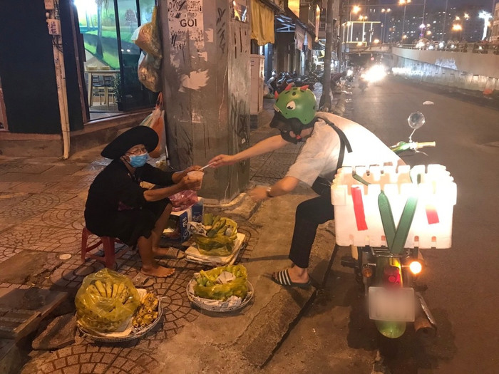 Mặc thị phi bủa vây, Trang Trần vẫn ngày ngày đi làm thiện nguyện Ảnh 7