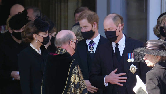 Lý do bất ngờ khiến William và Kate không gặp Harry sau đám tang của Philip Ảnh 4