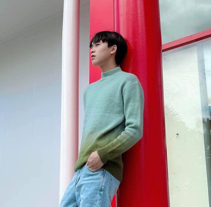 Nam ca sĩ trẻ Anh Rồng, chủ nhân của ca khúc Sẽ thôi mong chờ đạo nhái y hệt Life Goes On của BTS đã đăng tải lời xin lỗi của mình vì sự việc trên.