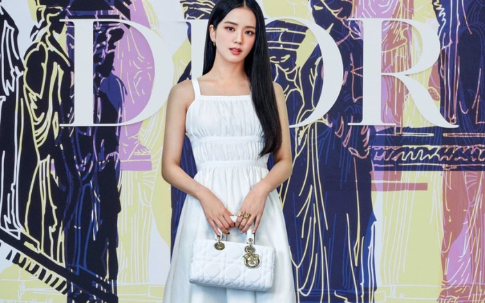 Jisoo Black Pink vinh dự lọt top sao mặc đẹp trong tuần trên Vogue sau khi dự show Dior Ảnh 2