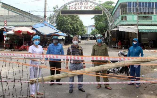 Nghệ An: Chợ đầu mối lớn nhất tỉnh tạm đóng cửa để truy vết Covid-19 Ảnh 2