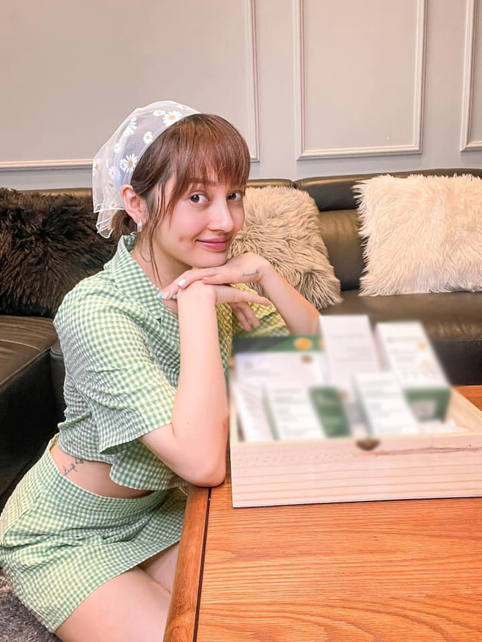 Điều này làm dậy lên nghi vấn Mỹ Anh đụng chạm đến dao kéo