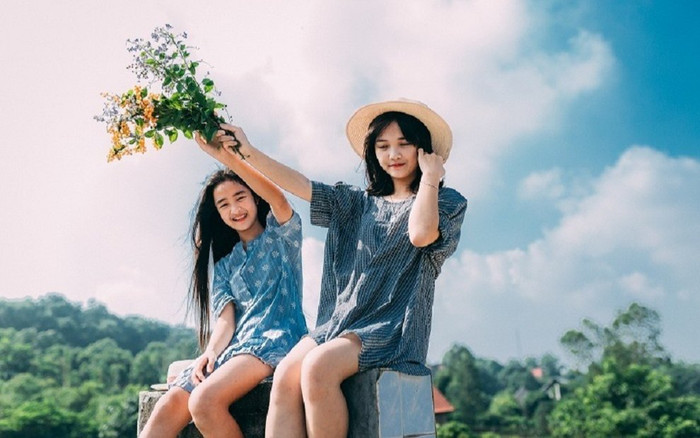 Cô bé tiểu học làm bài văn bóc 'phốt' chị gái: 'Chị cục súc, bắt em quét nhà còn hay sai vặt' Ảnh 2