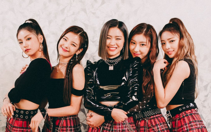 Itzy bất ngờ được xếp 'chung mâm' với những tên tuổi lão làng BTS, BlackPink, IU,... trên bảng xếp hạng Ảnh 2