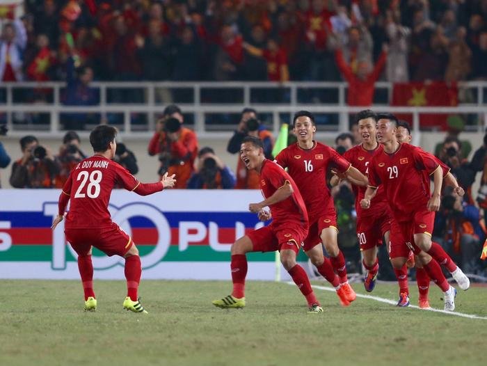 Tuyển Việt Nam chưa đủ mạnh để đá World Cup, cần tránh 'vết xe đổ' của Thái Lan! Ảnh 1