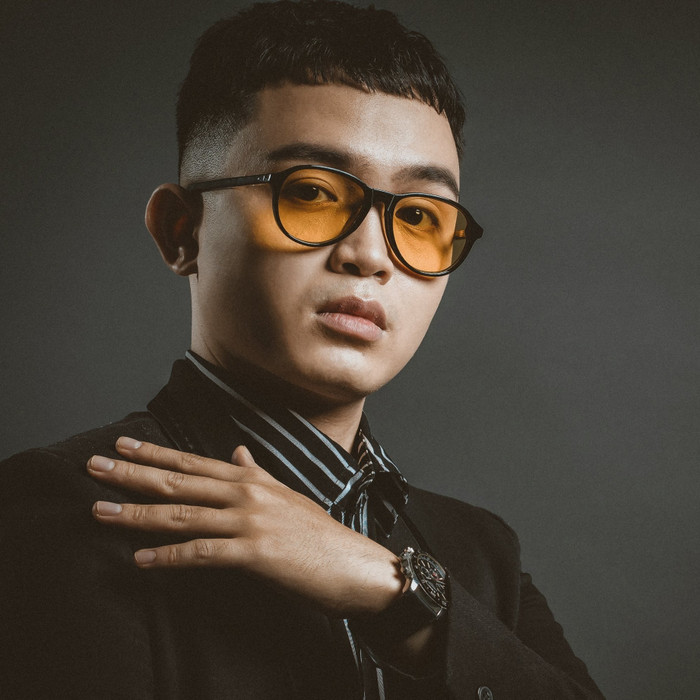 Producer TDK tên thật là Trần Dũng Khánh, là người đứng sau hàng loạt bài hit đình đám trên thị trường những năm gần đây