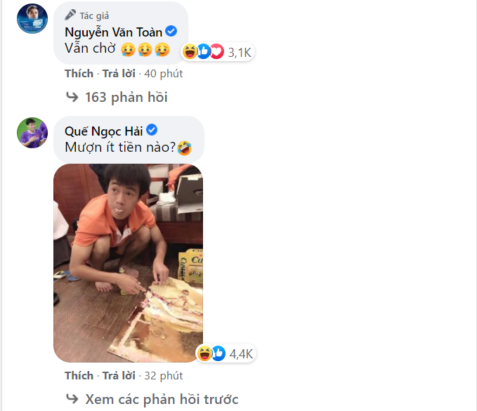 Văn Toàn vẫn chờ, thậm chí rảnh rang đến mức trêu người đồng đội Quế Ngọc Hải