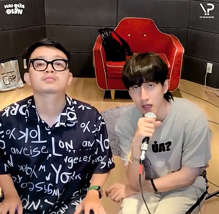 VP Bá Vương tung Hai đứa điên phiên bản 'quên bài': Clip đơn giản nhưng giọng hát lại chất lượng cao Ảnh 5