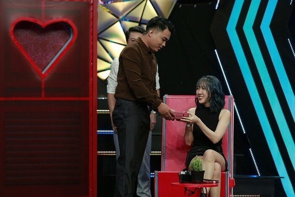 Đoan Minh - nữ chính show hẹn hò 'gây bão' MXH những ngày qua.