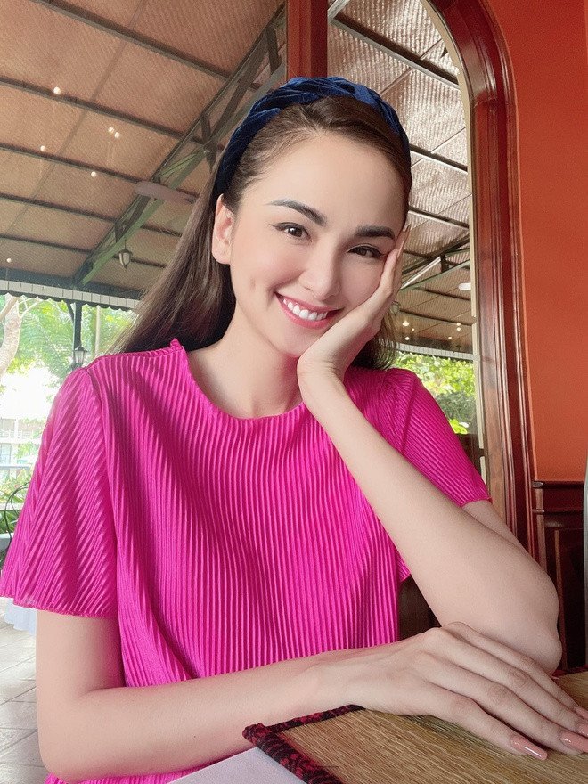 Ngày 26/03/2015, Diễm Hương chính thức hoàn tất thủ tục ly hôn. Một thời gian sau, nàng Hậu lập gia đình lần hai với ông xã Quang Huy.