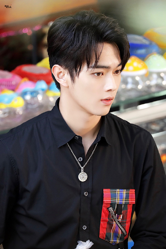 Tiếp tục đóng phim đam mỹ, lần này Cung Tuấn sẽ nên duyên cùng Hứa Khải trong 'Thương tiến tửu'? Ảnh 10