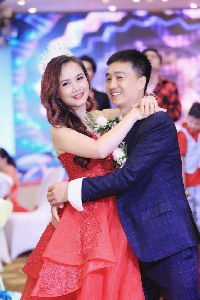 Hoàng Yến và chồng cũ thời còn mặn nồng