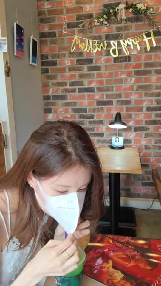 Seohyun SNSD bất ngờ đến tham dự và kí tặng sự kiện do fan Việt tổ chức Ảnh 6