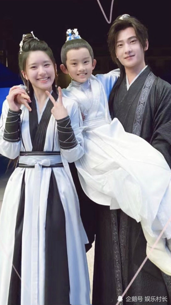 'Phim giả tình thật': Dương Dương chăm sóc Triệu Lộ Tư tận tình, cặp đôi hẹn hò bị paparazzi tóm gọn? Ảnh 10