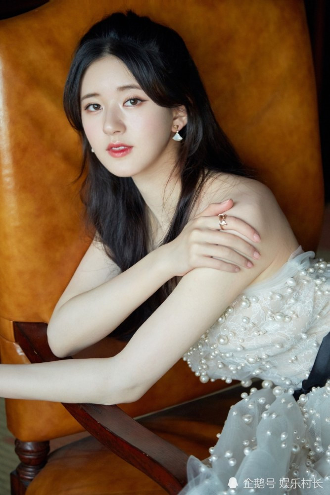 'Phim giả tình thật': Dương Dương chăm sóc Triệu Lộ Tư tận tình, cặp đôi hẹn hò bị paparazzi tóm gọn? Ảnh 3