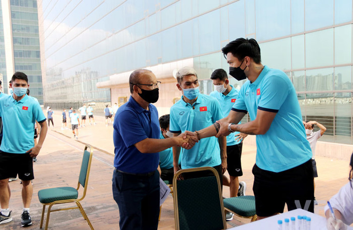 Tuyển Việt Nam vẫn chưa được về nhà sau kỳ tích ở vòng loại World Cup 2022.