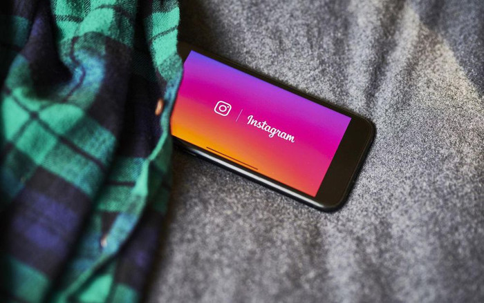 Hiện tại, Instagram mới chỉ cho phép đăng bài qua ứng dụng di động. (Ảnh: Bloomberg)