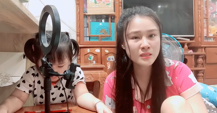 Vợ Vân Quang Long bật khóc trong đoạn clip