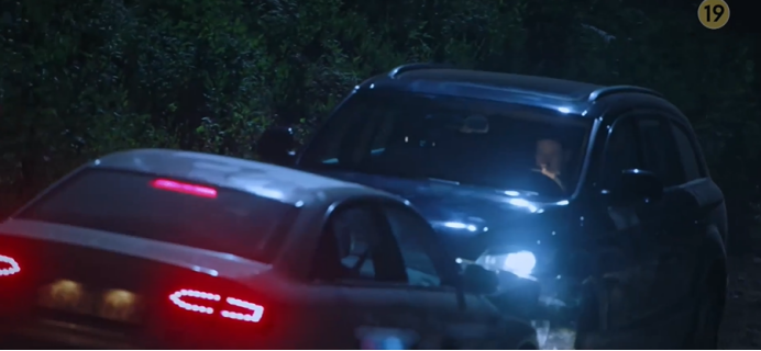 'Penthouse 3' tập 4: Seok Kyung là chị em sinh đôi với Min Seol A, Oh Yoon Hee chết thảm dưới vực sâu Ảnh 30