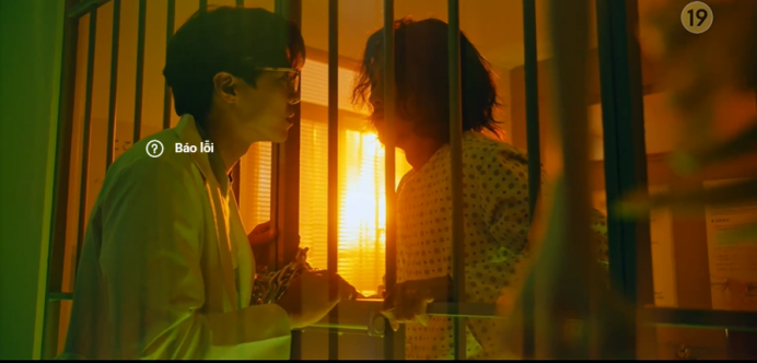 'Penthouse 3' tập 4: Seok Kyung là chị em sinh đôi với Min Seol A, Oh Yoon Hee chết thảm dưới vực sâu Ảnh 5