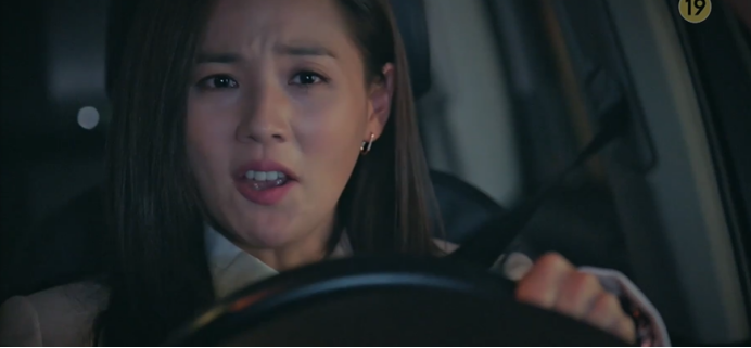 'Penthouse 3' tập 4: Seok Kyung là chị em sinh đôi với Min Seol A, Oh Yoon Hee chết thảm dưới vực sâu Ảnh 29