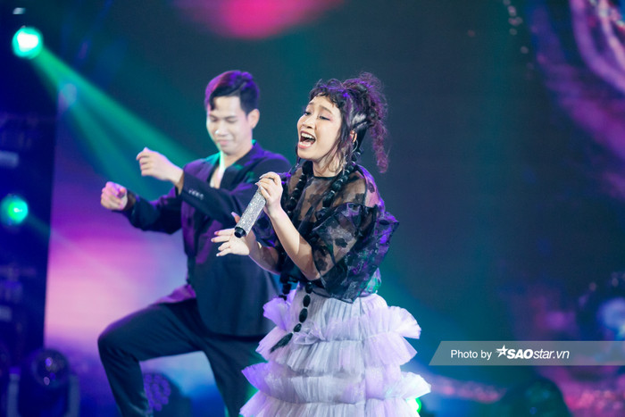 Mỹ Anh thể hiện nhạc phẩm tự mình sáng tác và hòa âm phối khí